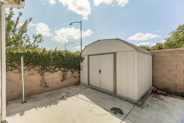 1613 N Ellendale Avenue, Fresno, CA 93722