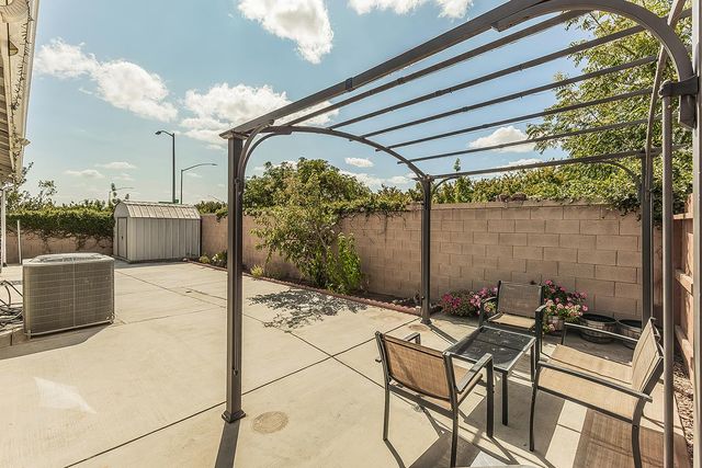 1613 N Ellendale Avenue, Fresno, CA 93722