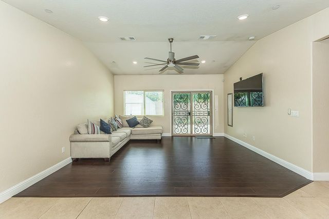 1613 N Ellendale Avenue, Fresno, CA 93722