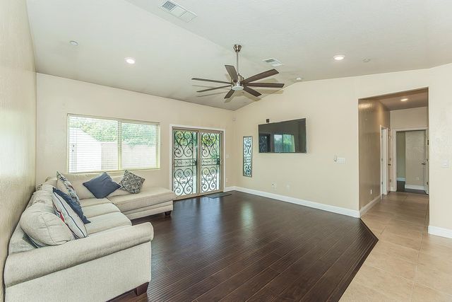 1613 N Ellendale Avenue, Fresno, CA 93722