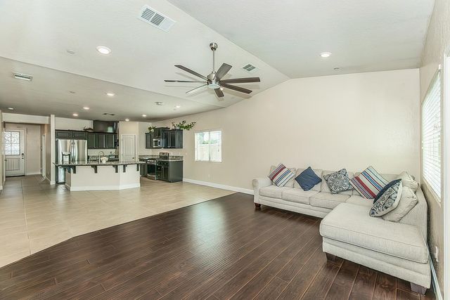 1613 N Ellendale Avenue, Fresno, CA 93722