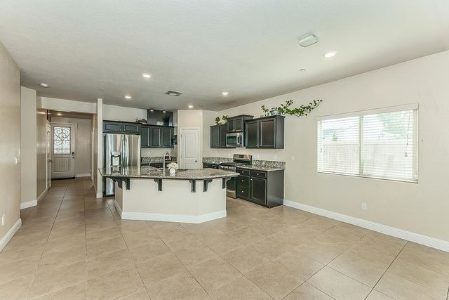 1613 N Ellendale Avenue, Fresno, CA 93722