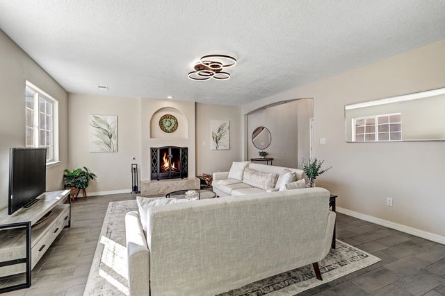 5504 Benson Court NW, Albuquerque, NM 87120