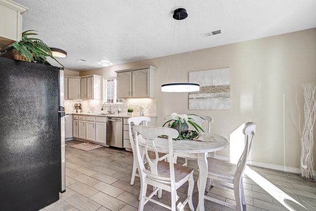 5504 Benson Court NW, Albuquerque, NM 87120