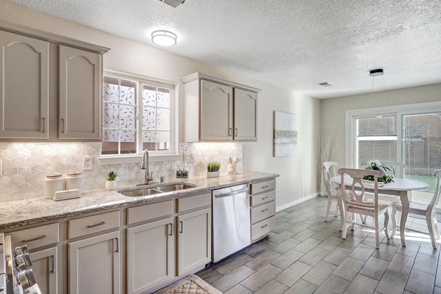 5504 Benson Court NW, Albuquerque, NM 87120