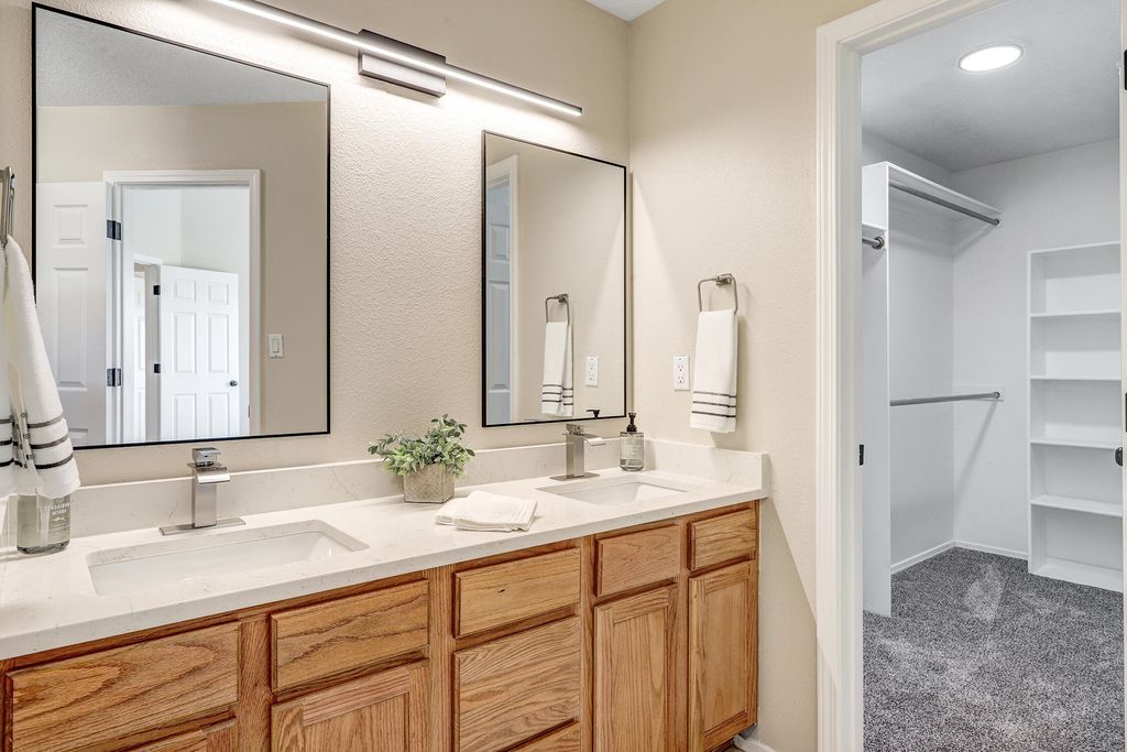 Image 18 of property listing at 5504 Benson Court NW, Albuquerque, NM 87120