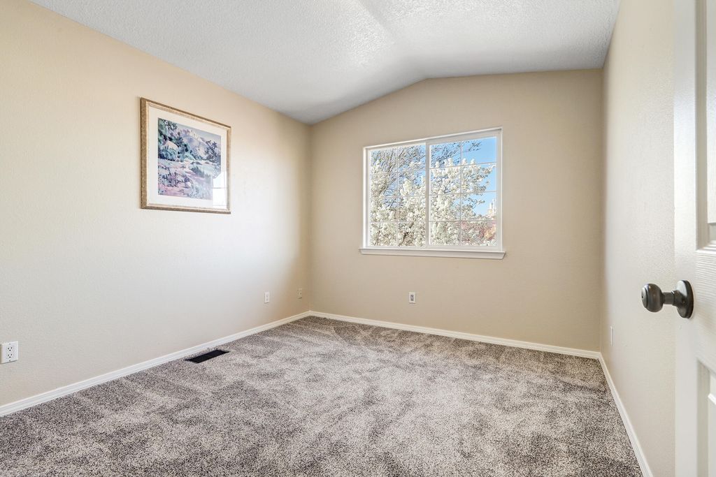 Image 24 of property listing at 5504 Benson Court NW, Albuquerque, NM 87120