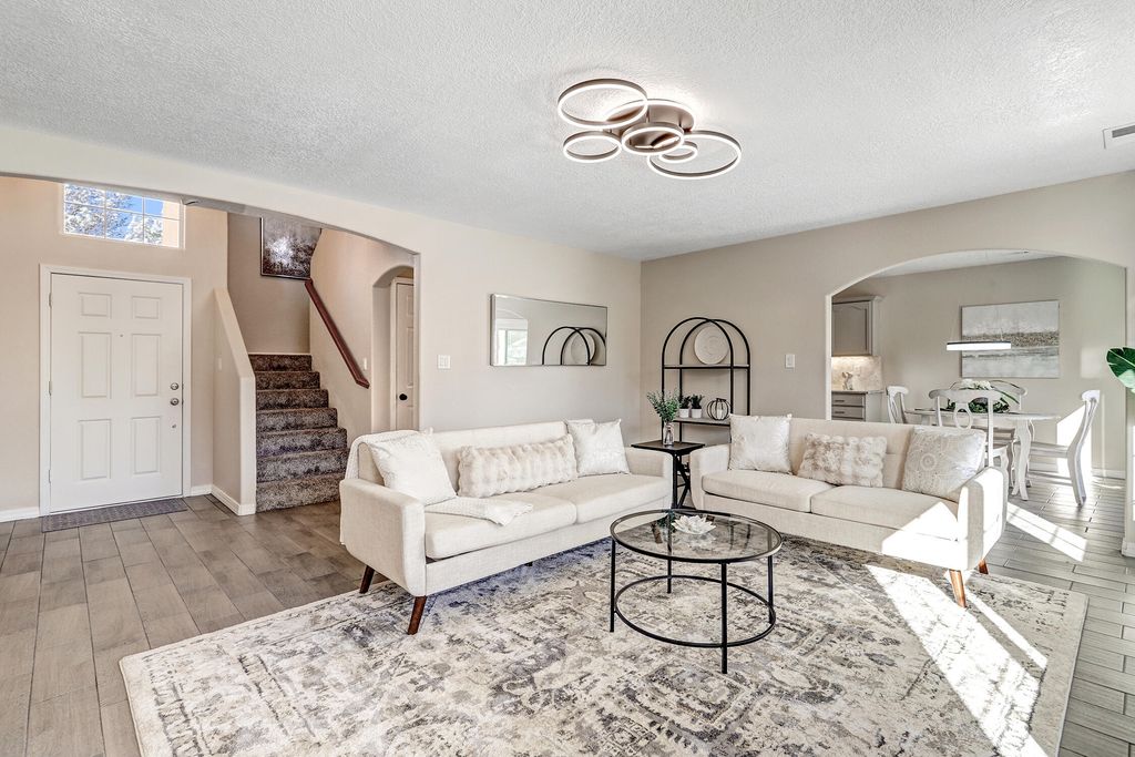 Image 4 of property listing at 5504 Benson Court NW, Albuquerque, NM 87120