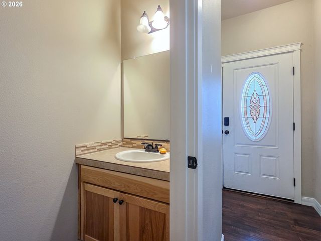 2838 26TH Ave, Forest Grove, OR 97116