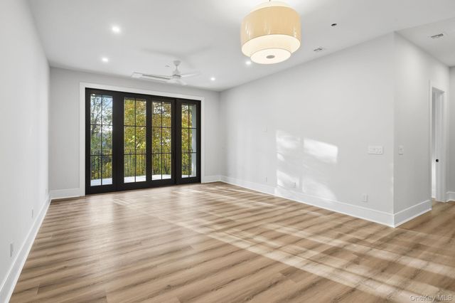 34 Clinton Avenue 4, Dobbs Ferry, NY 10522