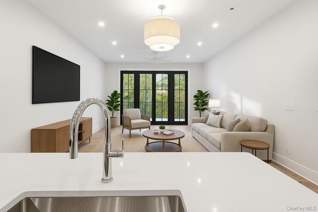 34 Clinton Avenue 4, Dobbs Ferry, NY 10522