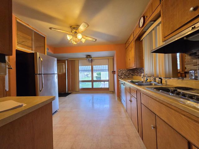 830 WINFORD AVENUE, Green Bay, WI 54303