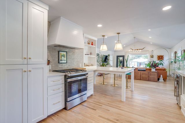 2901 Willing Avenue, Fort Worth, TX 76110