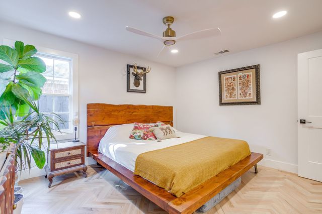 2901 Willing Avenue, Fort Worth, TX 76110