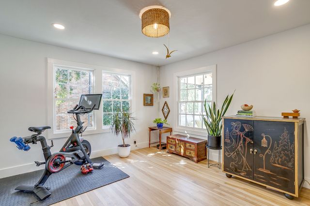 2901 Willing Avenue, Fort Worth, TX 76110