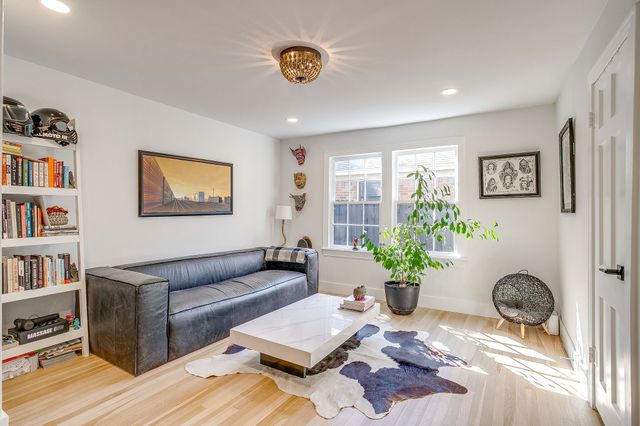 2901 Willing Avenue, Fort Worth, TX 76110