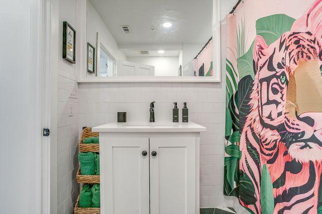 2901 Willing Avenue, Fort Worth, TX 76110