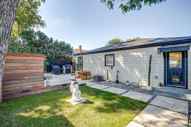 2901 Willing Avenue, Fort Worth, TX 76110