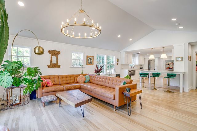 2901 Willing Avenue, Fort Worth, TX 76110