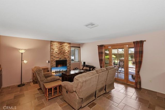 210 Jesse Way, Redlands, CA 92374
