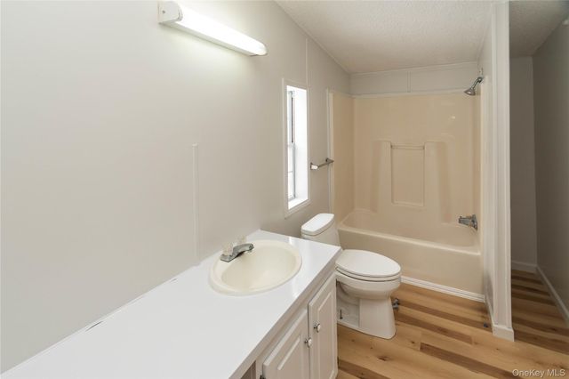 4 Lily Court, Highland Mills, NY 10930