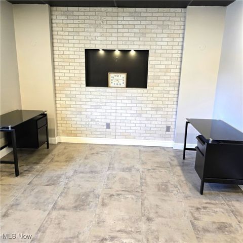 7379 Pearl Road, Middleburg Heights, OH 44130