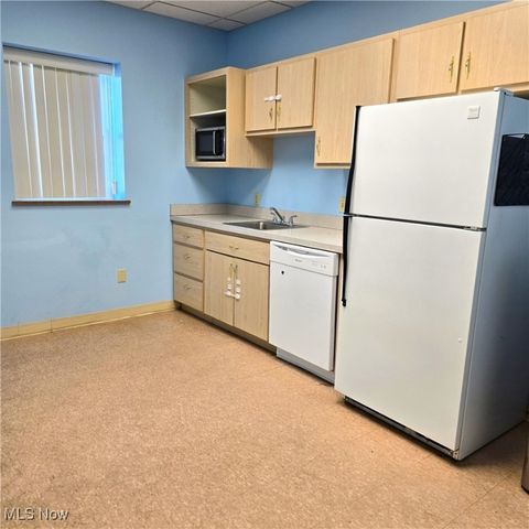 7379 Pearl Road, Middleburg Heights, OH 44130