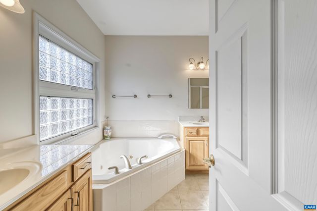 3 NUTWOOD CIR, Palmyra, VA 22963