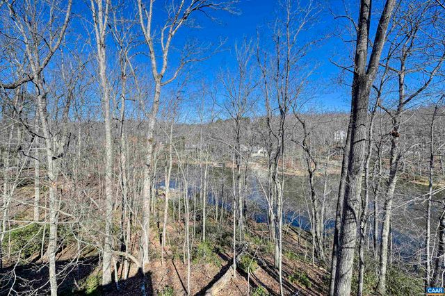 3 NUTWOOD CIR, Palmyra, VA 22963