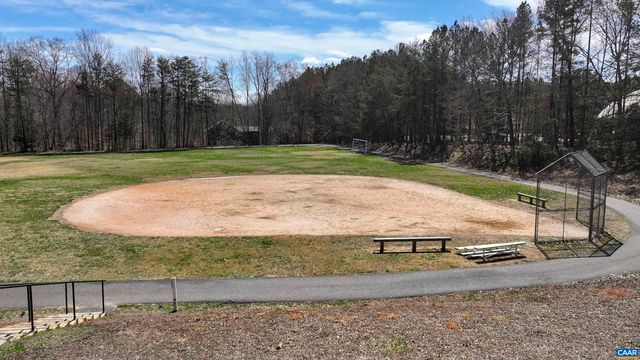 3 NUTWOOD CIR, Palmyra, VA 22963