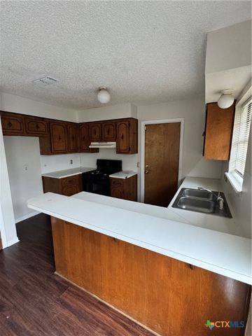 106 Sagemont Avenue, Victoria, TX 77904