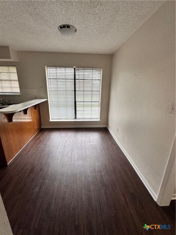 106 Sagemont Avenue, Victoria, TX 77904