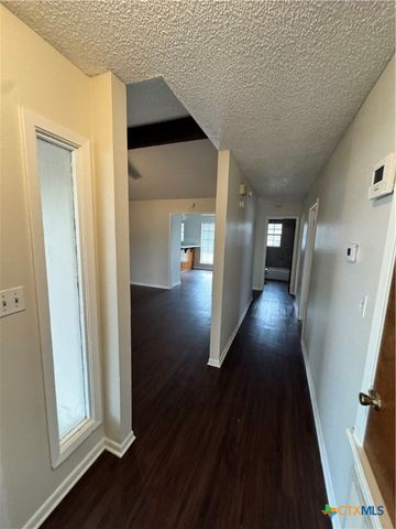 106 Sagemont Avenue, Victoria, TX 77904