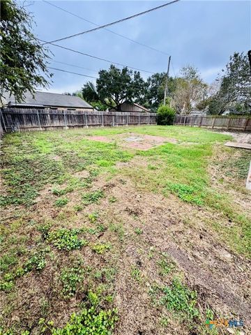 106 Sagemont Avenue, Victoria, TX 77904