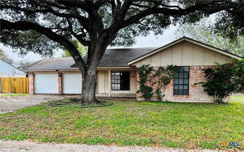 106 Sagemont Avenue, Victoria, TX 77904
