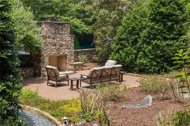 10584 Serenbe Lane, Chattahoochee Hills, GA 30268