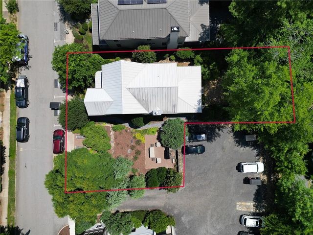 10584 Serenbe Lane, Chattahoochee Hills, GA 30268