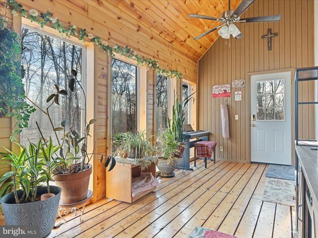 214 WALNUT DR, Clear Brook, VA 22624