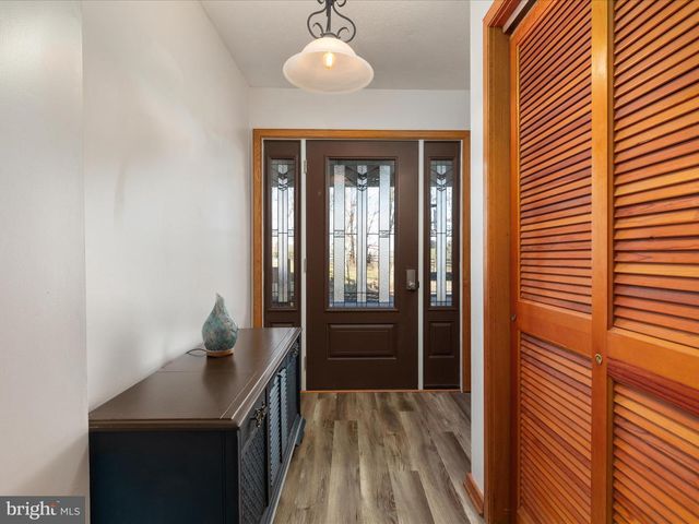 214 WALNUT DR, Clear Brook, VA 22624