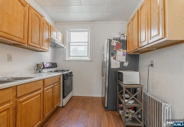 69 Chestnut Street, Lodi, NJ 07644
