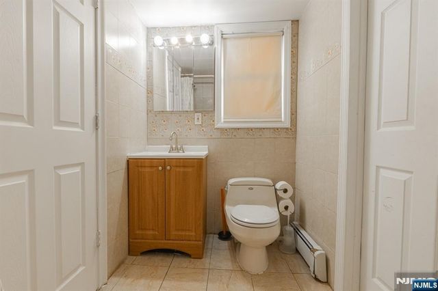 69 Chestnut Street, Lodi, NJ 07644