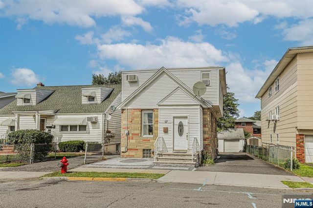 69 Chestnut Street, Lodi, NJ 07644