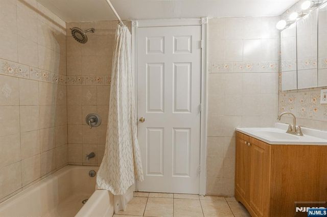 69 Chestnut Street, Lodi, NJ 07644