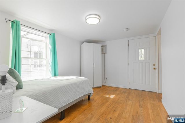 69 Chestnut Street, Lodi, NJ 07644