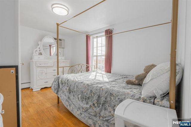 69 Chestnut Street, Lodi, NJ 07644