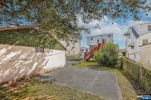 69 Chestnut Street, Lodi, NJ 07644