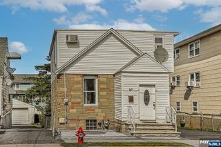 69 Chestnut Street, Lodi, NJ 07644