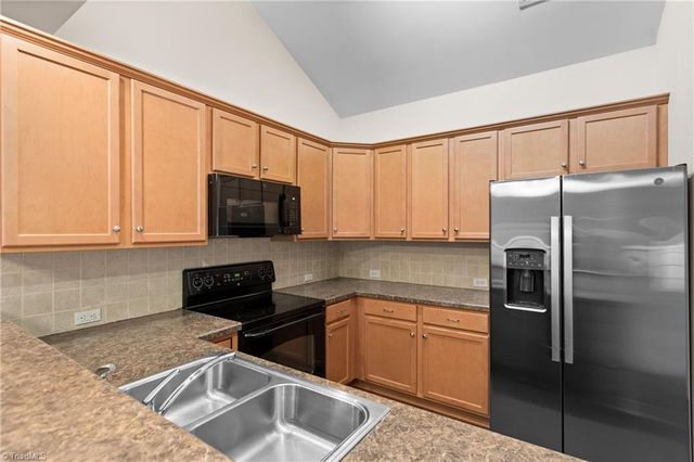 109 S Wentworth Drive, Mocksville, NC 27028