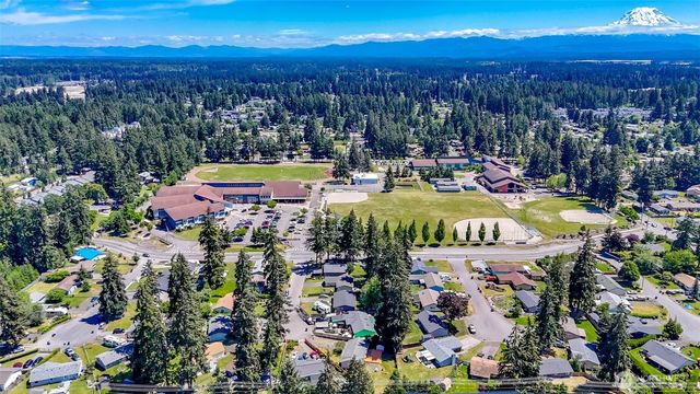 110 157th Street E, Tacoma, WA 98445