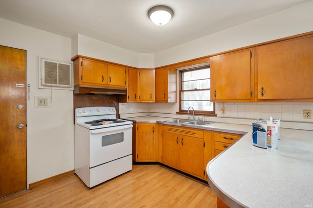 1604 W Cowing Drive, Muncie, IN 47304